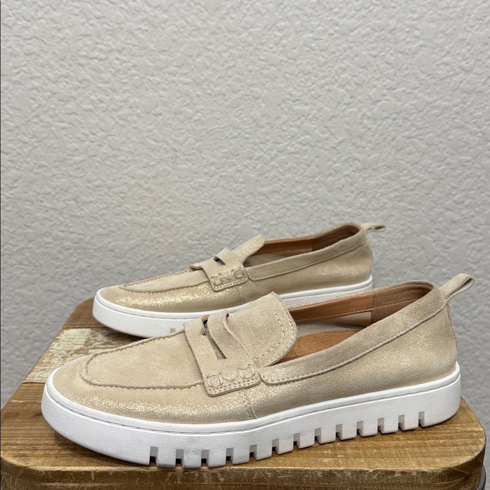 Vionic Uptown Gold Metallic Suede Loafers Size 7.5 - Picture 4 of 8